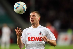 开云体育官方网站-欧冠淘汰赛焦点战，老鹰一波带走篮网，战术与意志的完美风暴