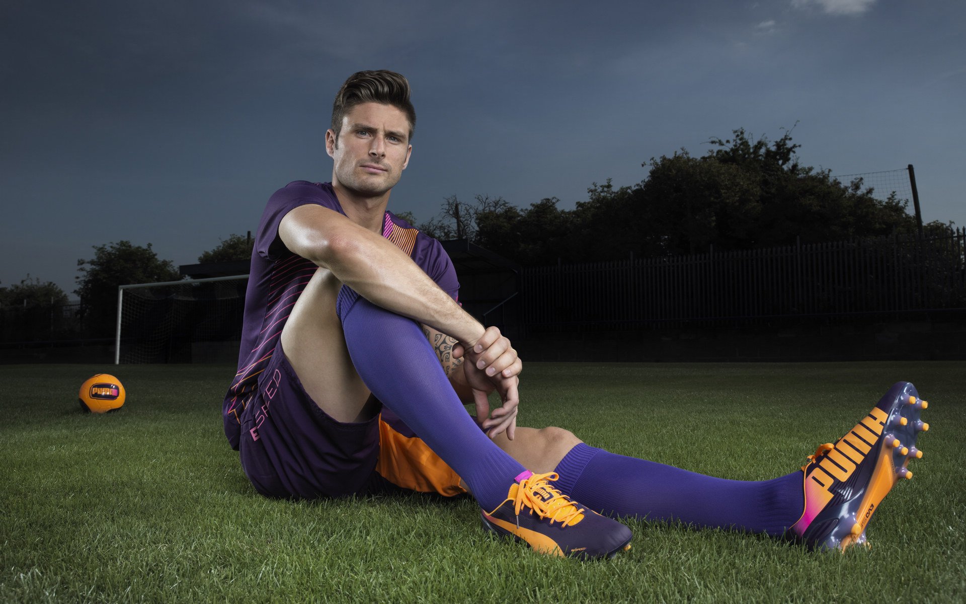 世界排名争夺战焦点战,那不勒斯鏖战冰岛,一场非典型胜利的启示