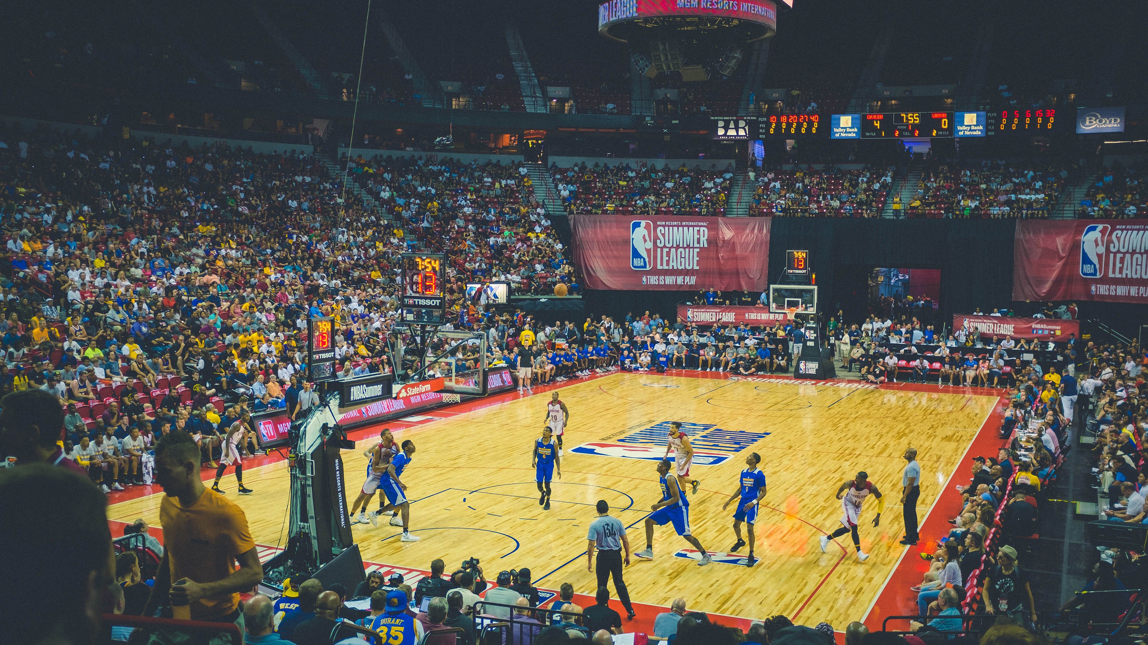 欧文全程高能输出,勇士打穿76人,当个人英雄主义遭遇体系铁拳